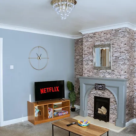 Modern 3bed With Hot Tub Apartment *