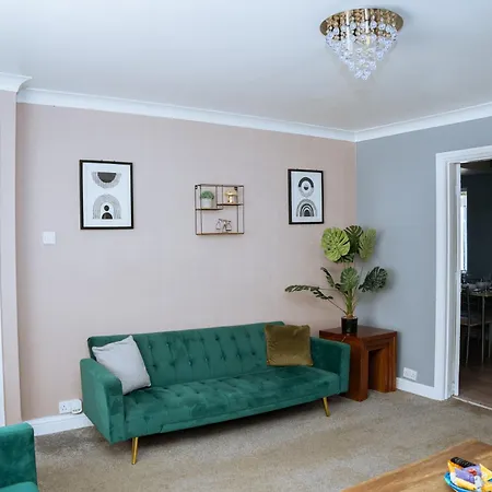 Modern 3bed Close To Centre